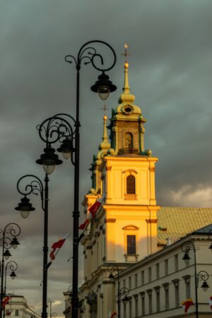 Podstawowe elementy architektury sakralnej: od portalu do prezbiterium